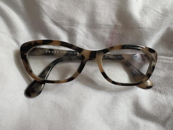 Prada - 52/18