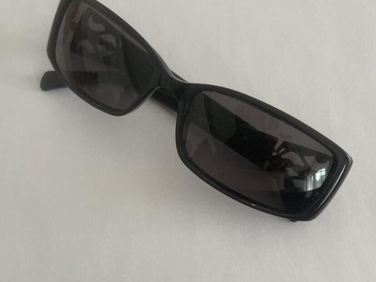 Guess - gu6378
