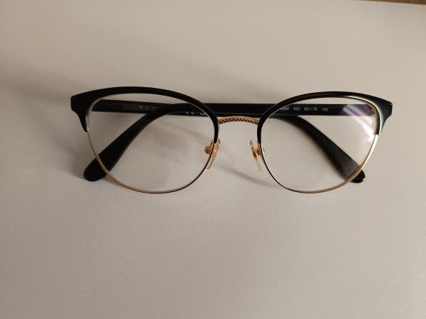 Vogue -VO4088 352 52/18 140