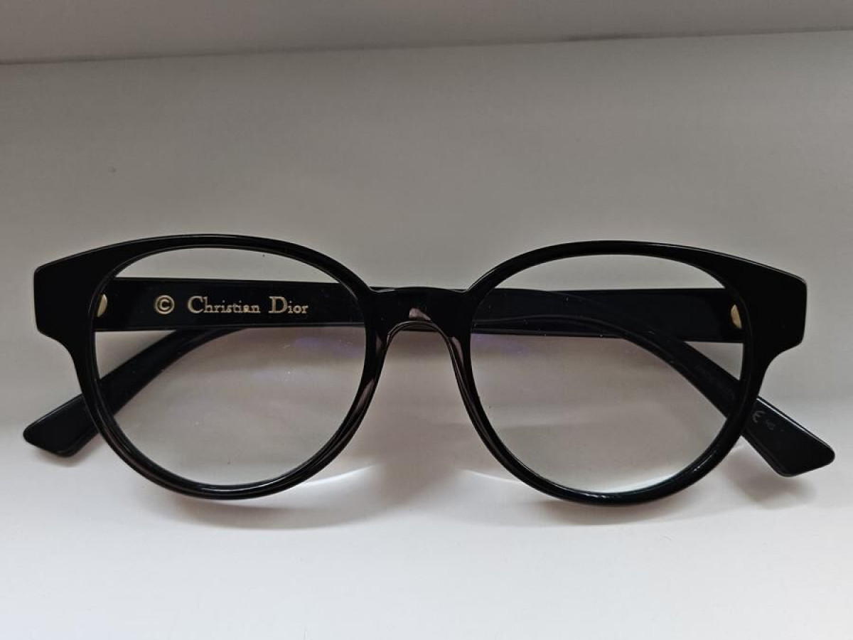 DIOR