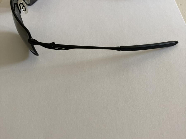 Oakley OO4075