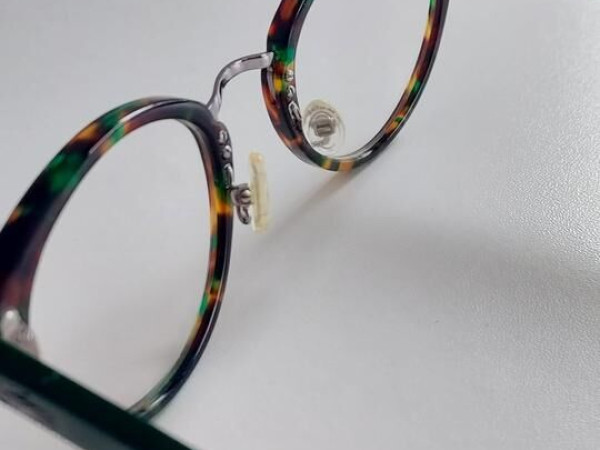 LACOSTE L2777 - 220 - 49 □ 22 / 140