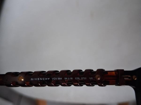 GIVENCHY - VGV864 54¤16