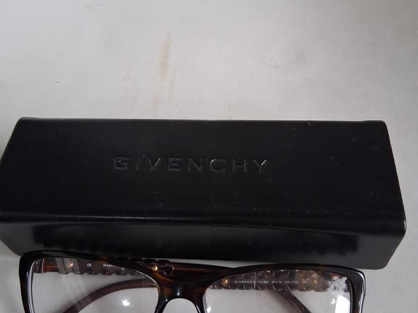 GIVENCHY - VGV864 54¤16