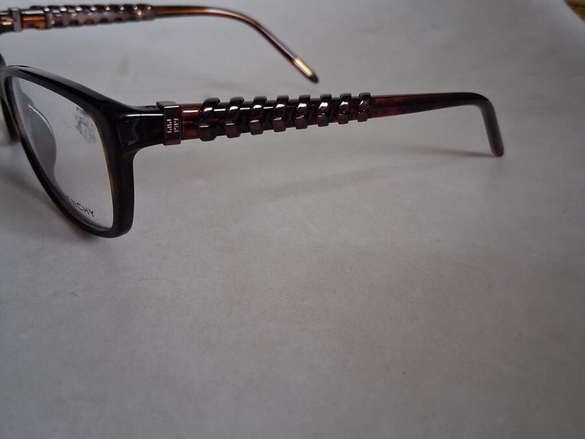 GIVENCHY - VGV864 54¤16