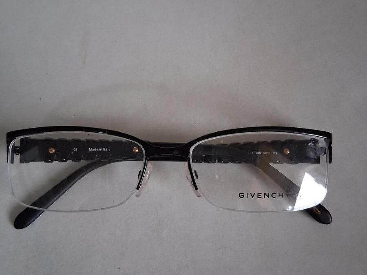 GIVENCHY - VGV490 55¤17