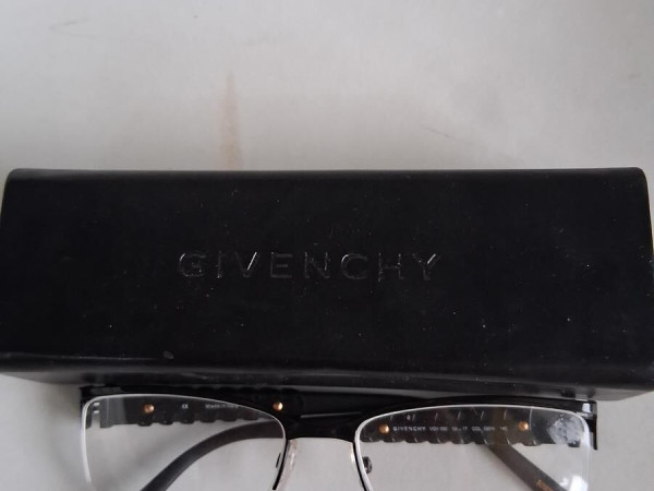 GIVENCHY - VGV490 55¤17