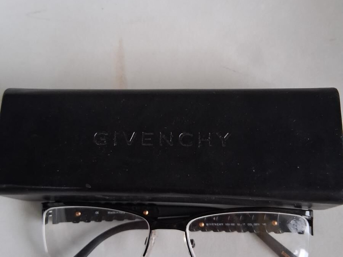 GIVENCHY - VGV490 55¤17