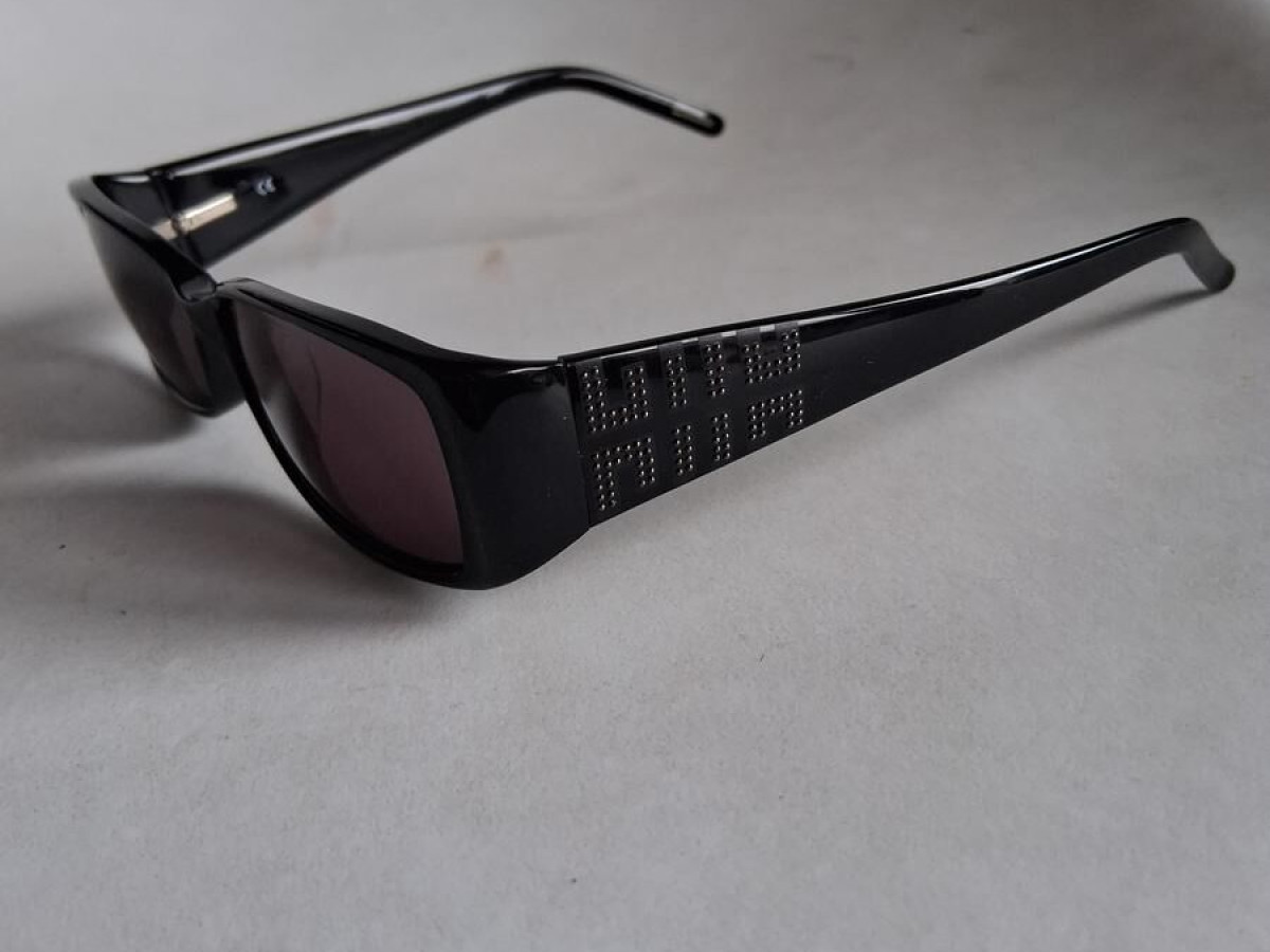 GIVENCHY - SGV705 53¤15
