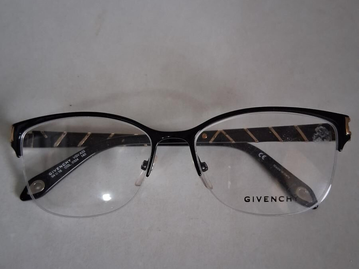 GIVENCHY - VGV A32 54¤16