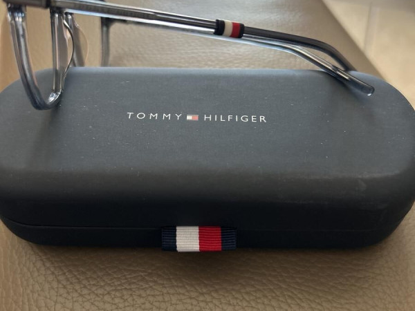 Tommy Hilfiger TH1689