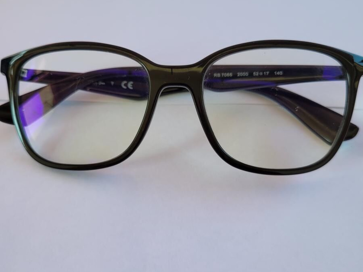 Ray Ban- RB7066 2000 52/17