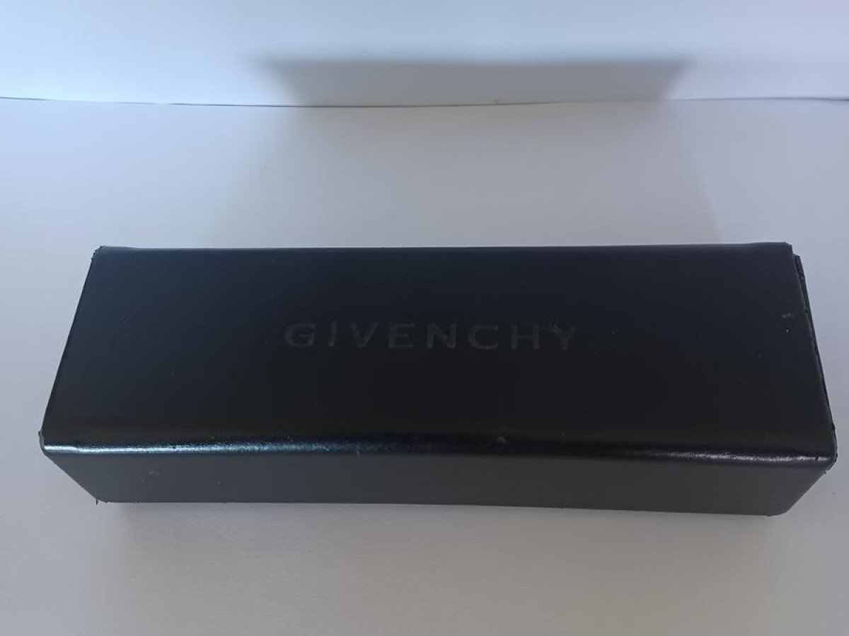 GIVENCHY VGV949 COL.9AJX 140