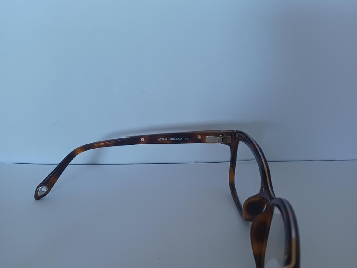 GIVENCHY VGV949 COL.9AJX 140