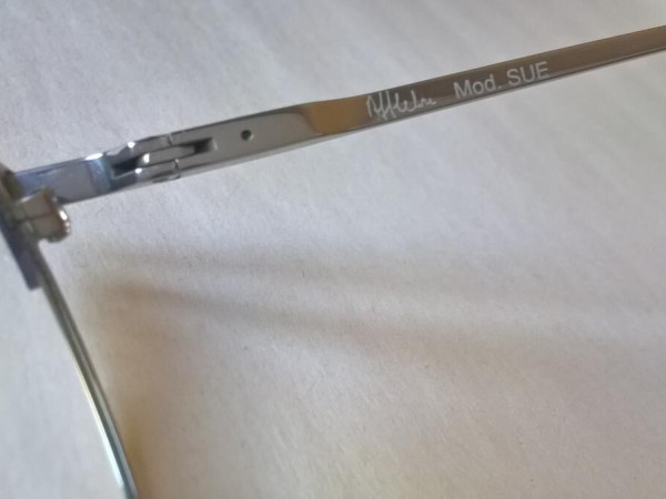 Alain AFFELOU - modèle SUE 8322 52¤17