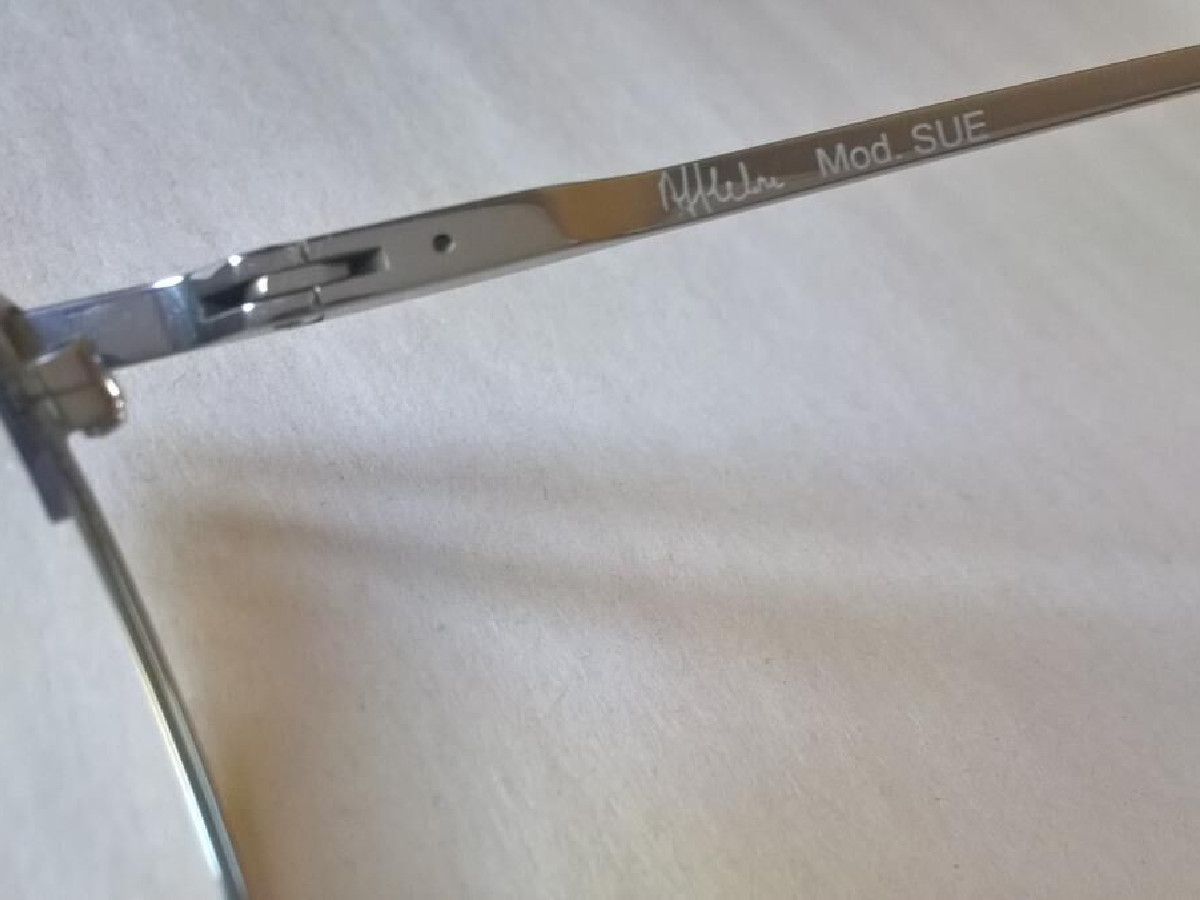 Alain AFFELOU - modèle SUE 8322 52¤17