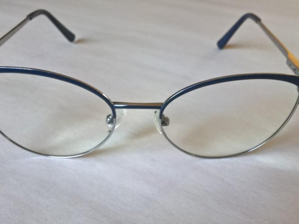 Alain AFFELOU - modèle SUE 8322 52¤17