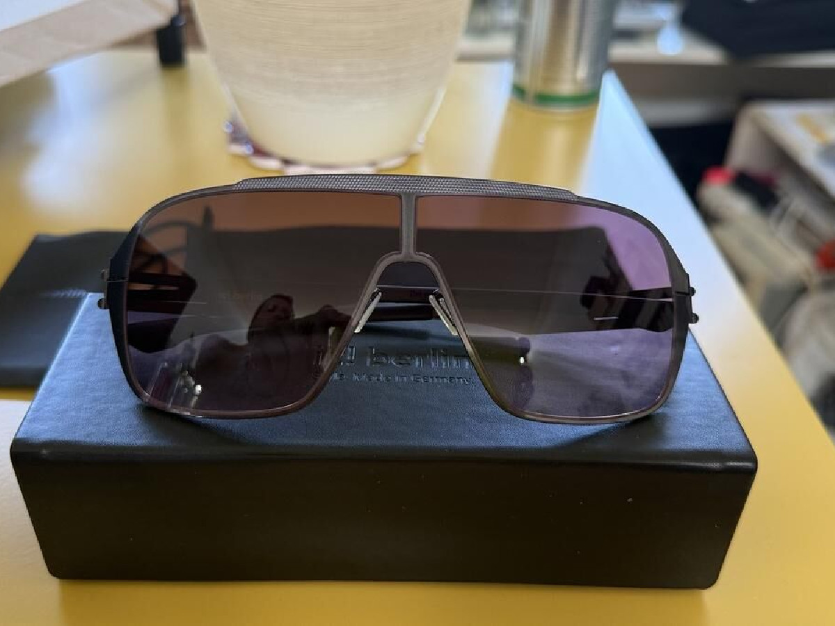 ic! berlin Model Nash Shiny Aubergine