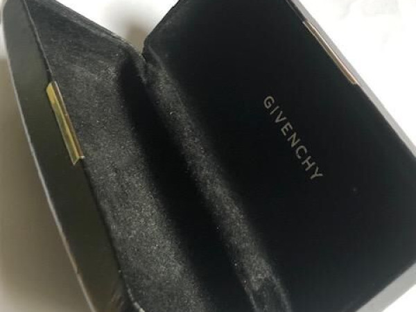 GIVENCHY VGV650N  COL 0700.135