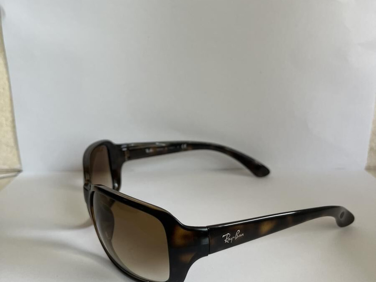 RAY-BAN - RB4068