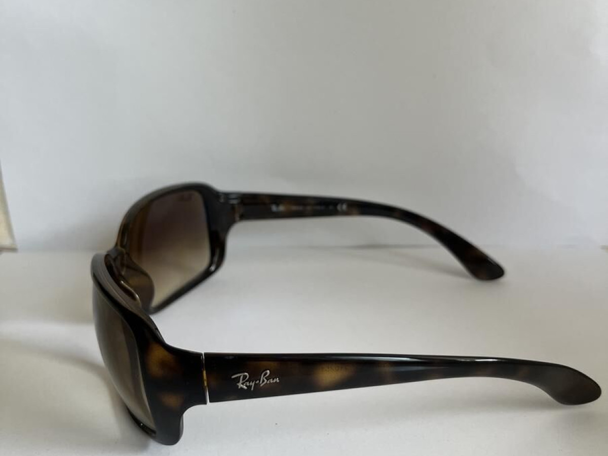 RAY-BAN - RB4068