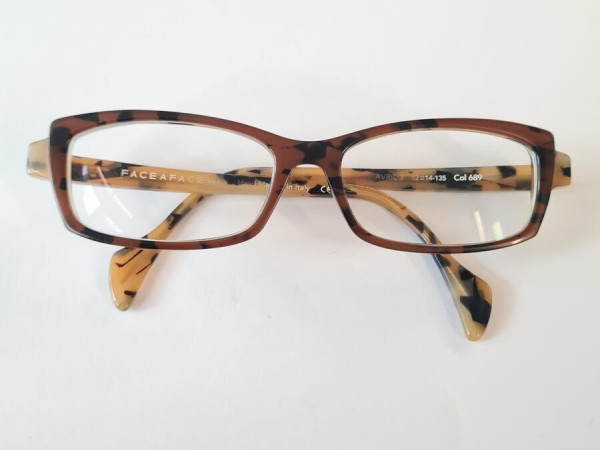 Face à face - AVRIL3 52¤14