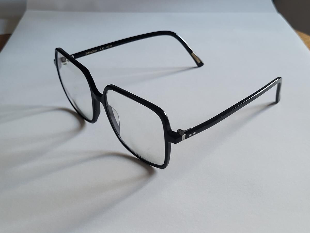 John & Jess - J472 54/17 C01