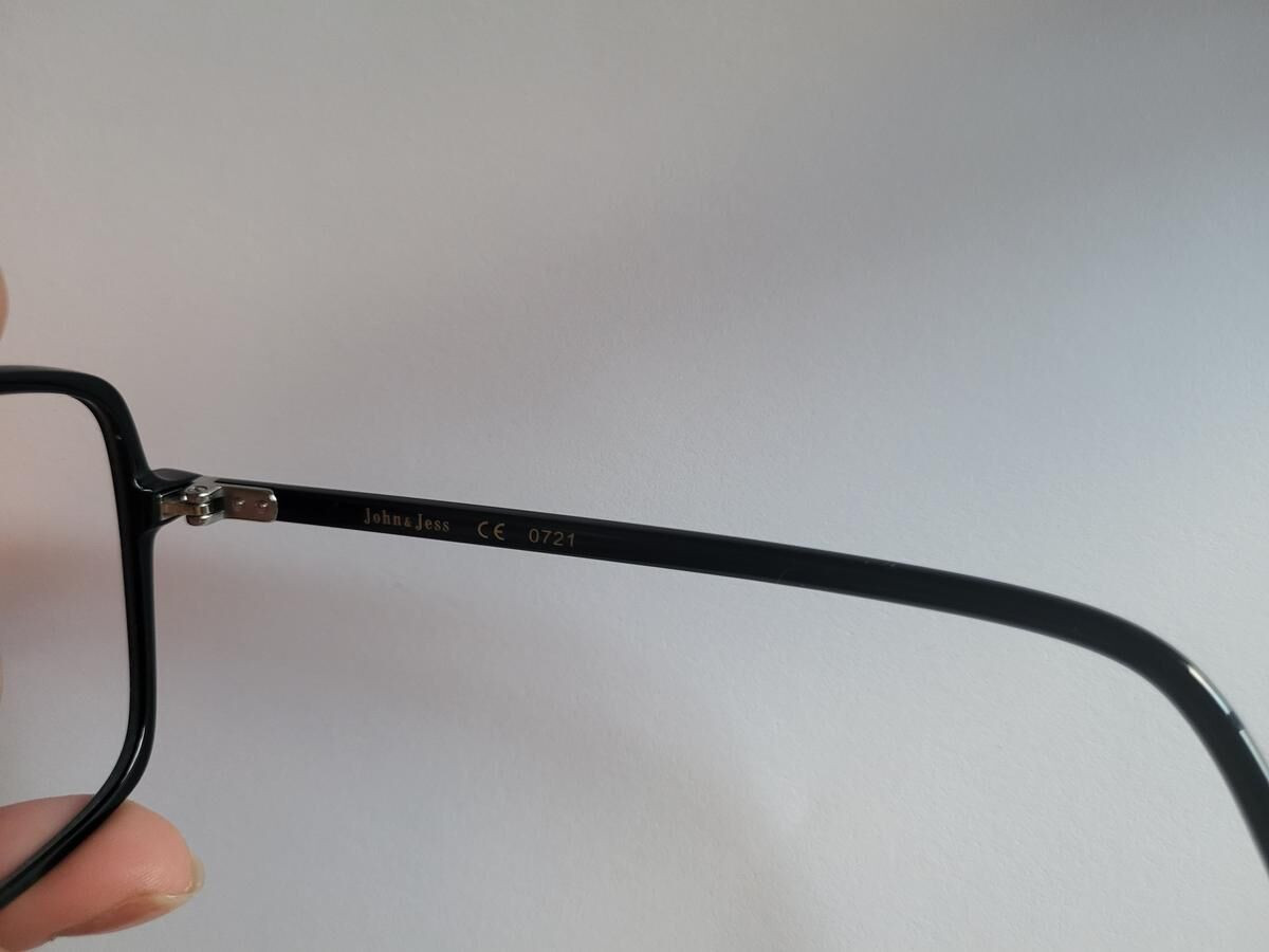 John & Jess - J472 54/17 C01