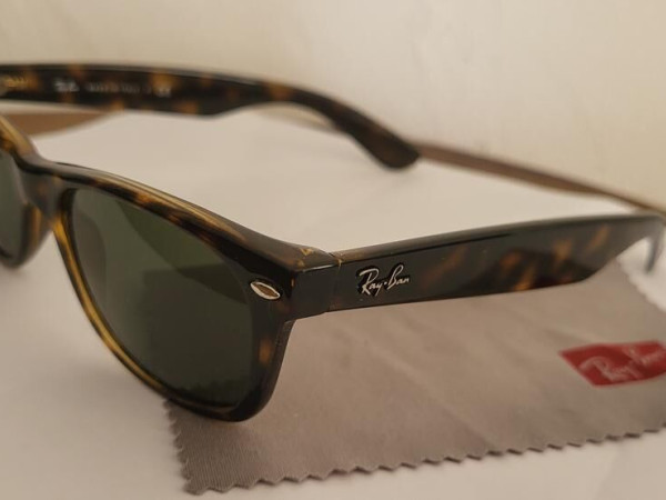 RAY-BAN- RB2132 New wayfarer 902 52/18
