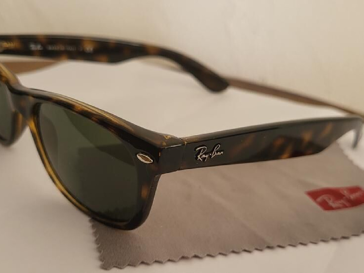 RAY-BAN- RB2132 New wayfarer 902 52/18