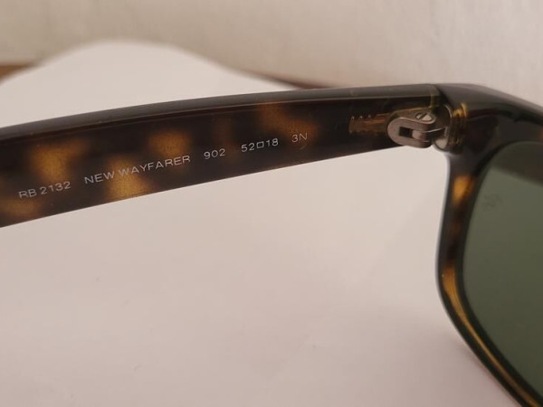 RAY-BAN- RB2132 New wayfarer 902 52/18