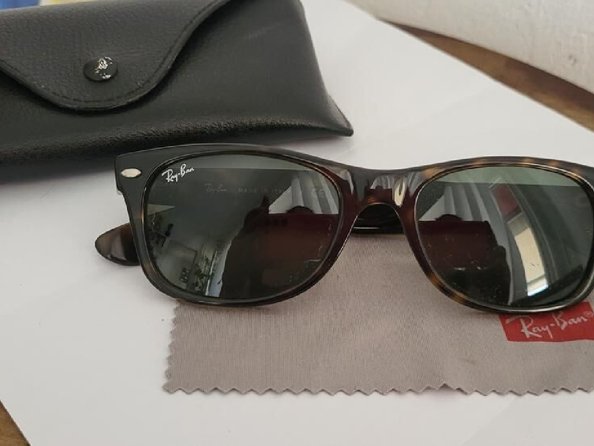 RAY-BAN- RB2132 New wayfarer 902 52/18