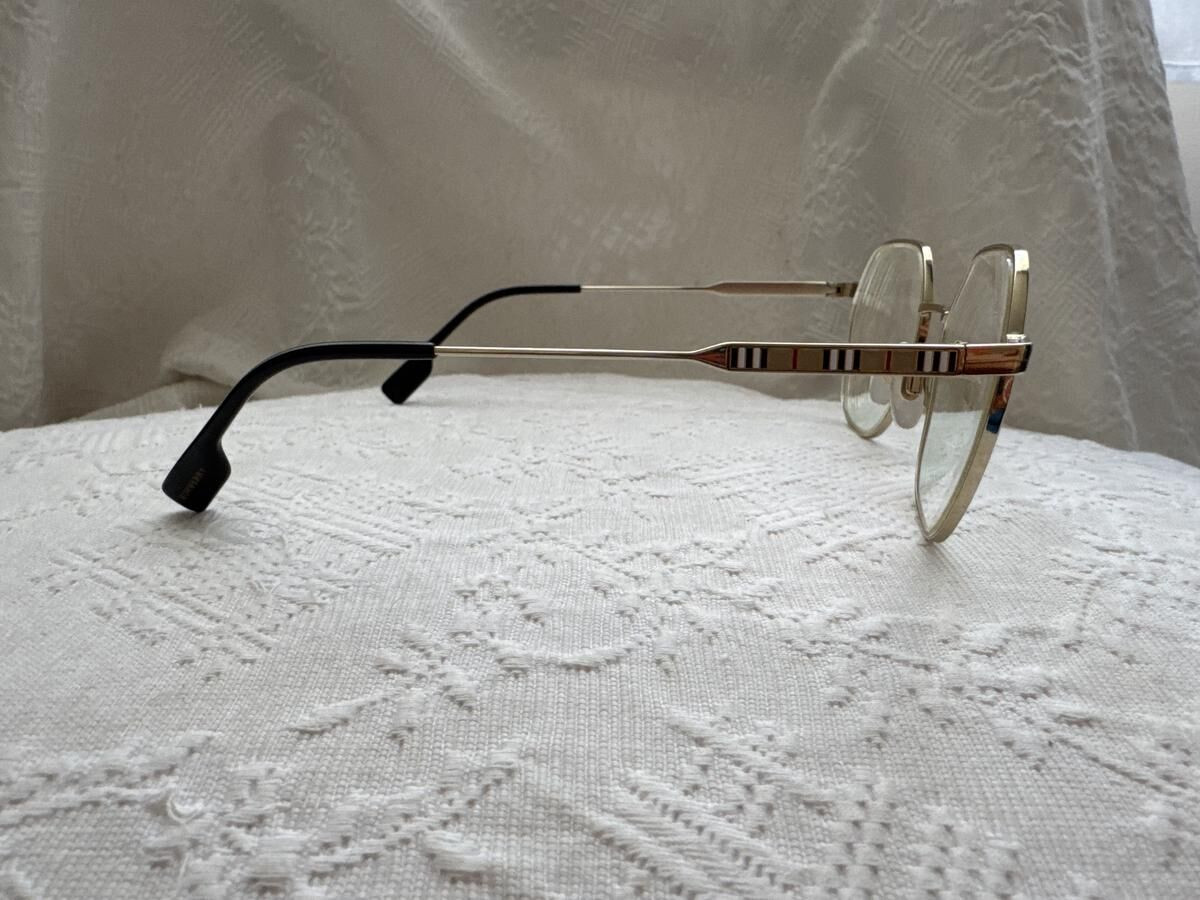 BURBERRY - B1350 1109 54/17