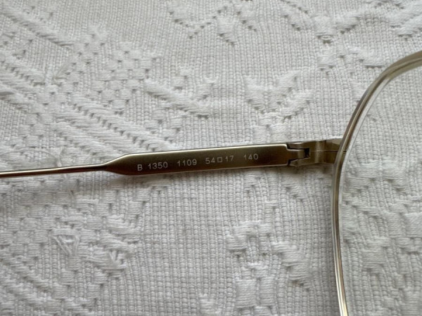 BURBERRY - B1350 1109 54/17