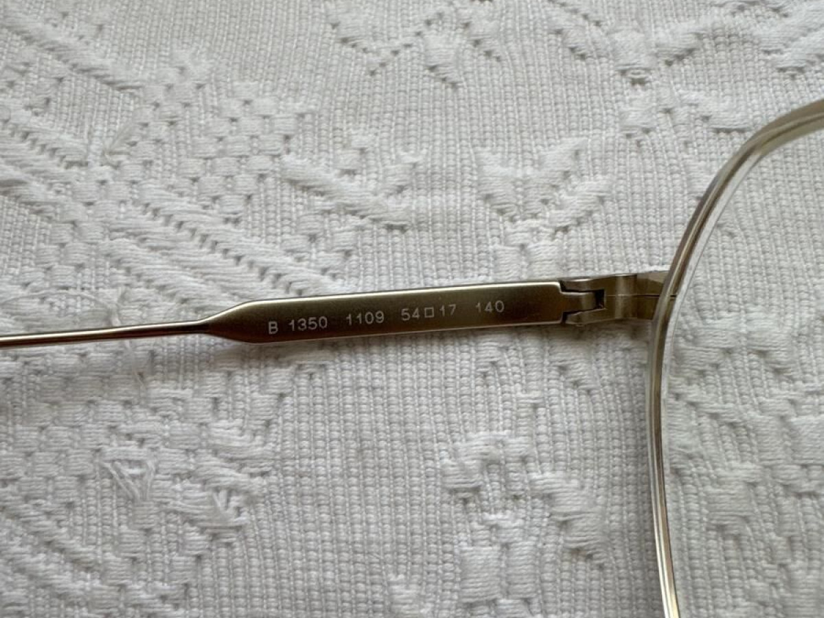 BURBERRY - B1350 1109 54/17