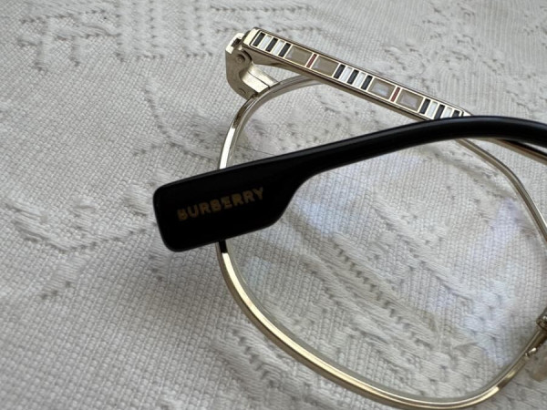 BURBERRY - B1350 1109 54/17