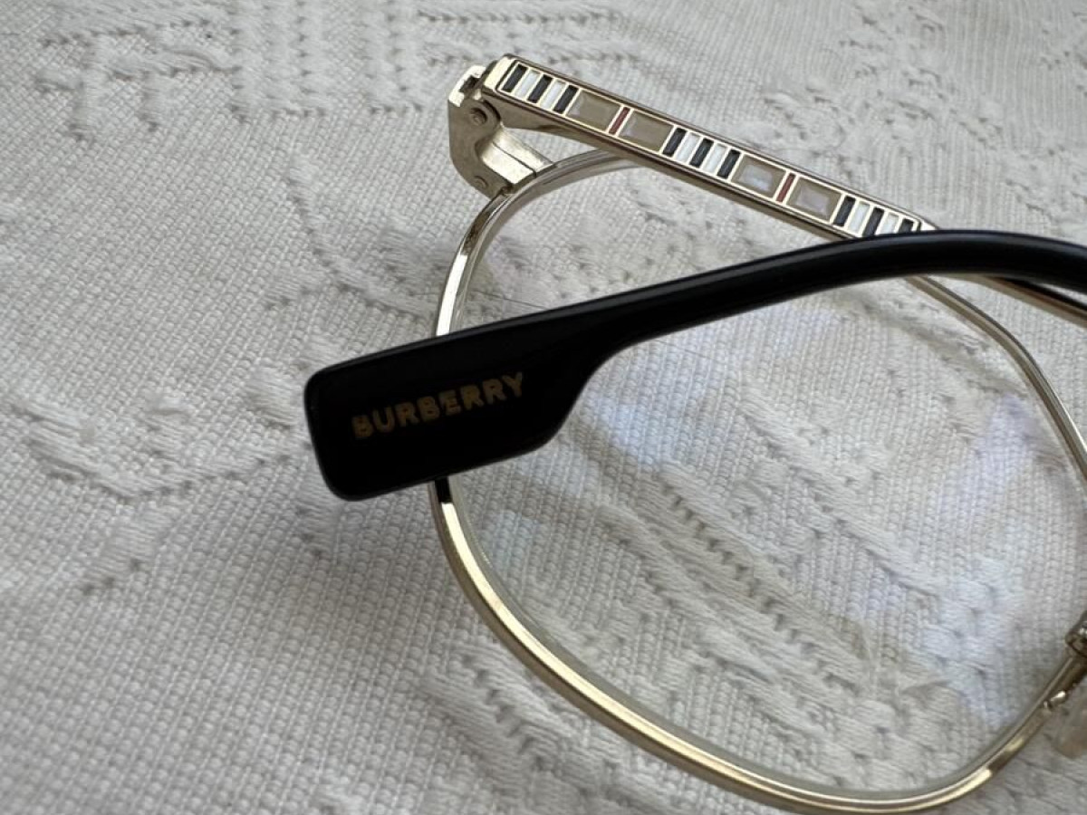 BURBERRY - B1350 1109 54/17