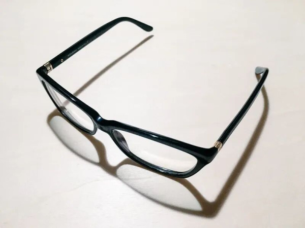 YVES SAINT LAURENT - 54/14