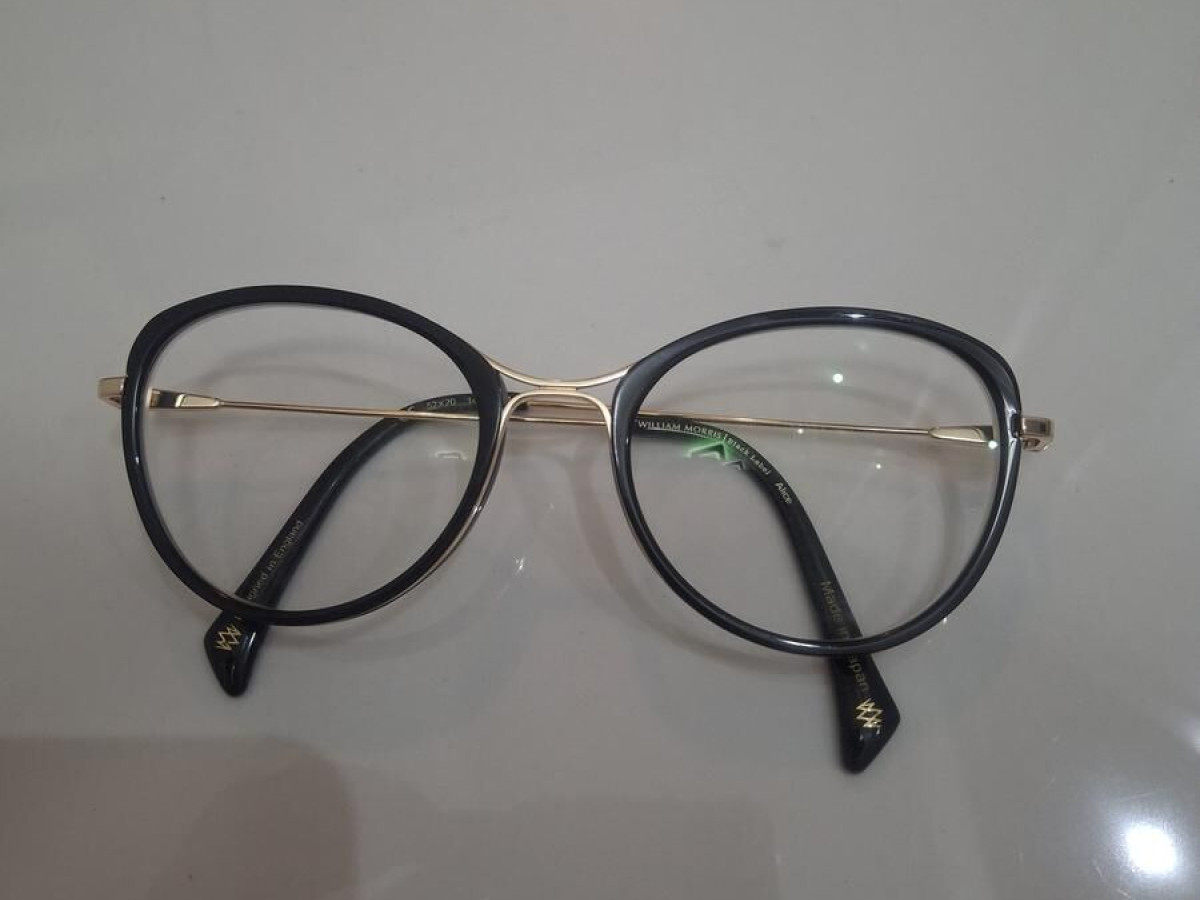 William Moriss black label Alice