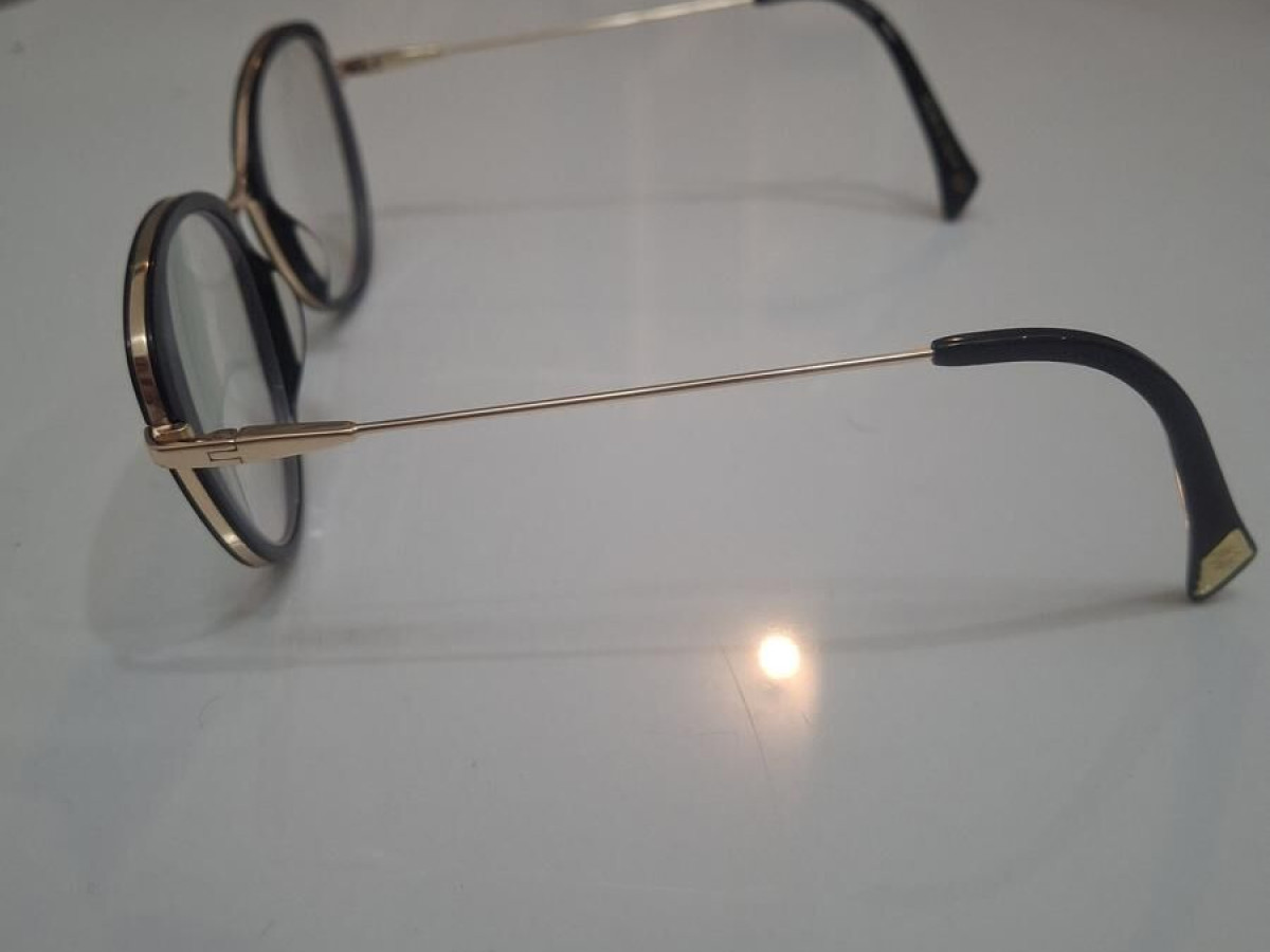 William Moriss black label Alice