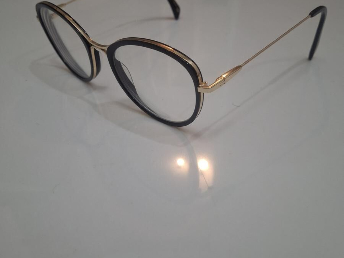 William Moriss black label Alice