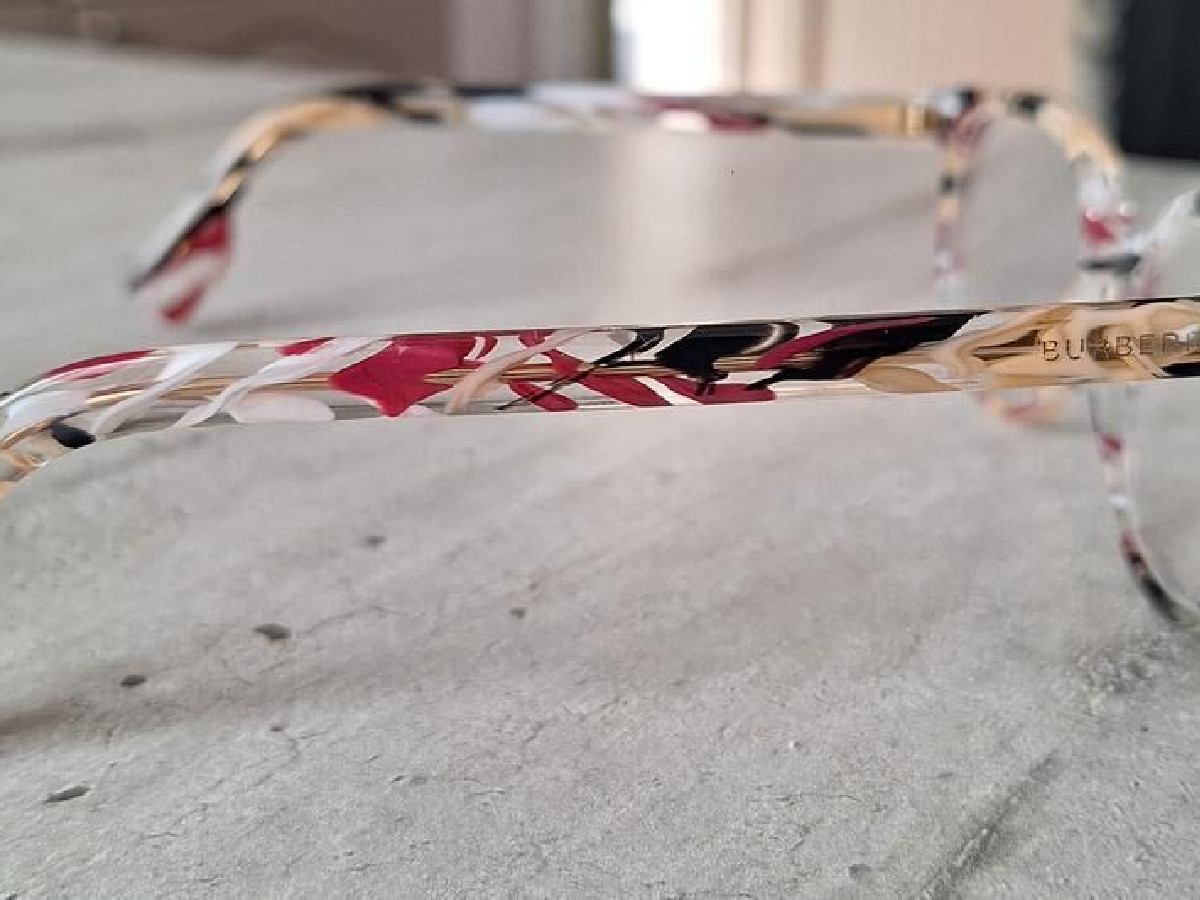 Burberry - B2291 3792 51/17