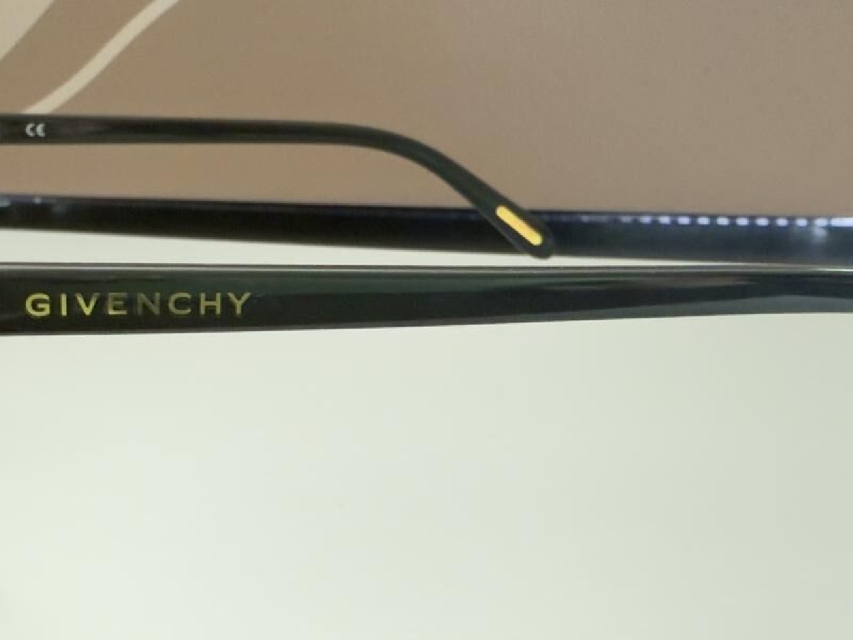 GIVENCHY VGV800