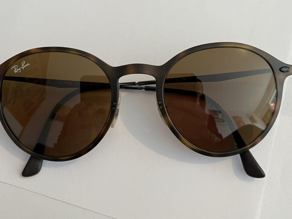 Rayban- RB4224