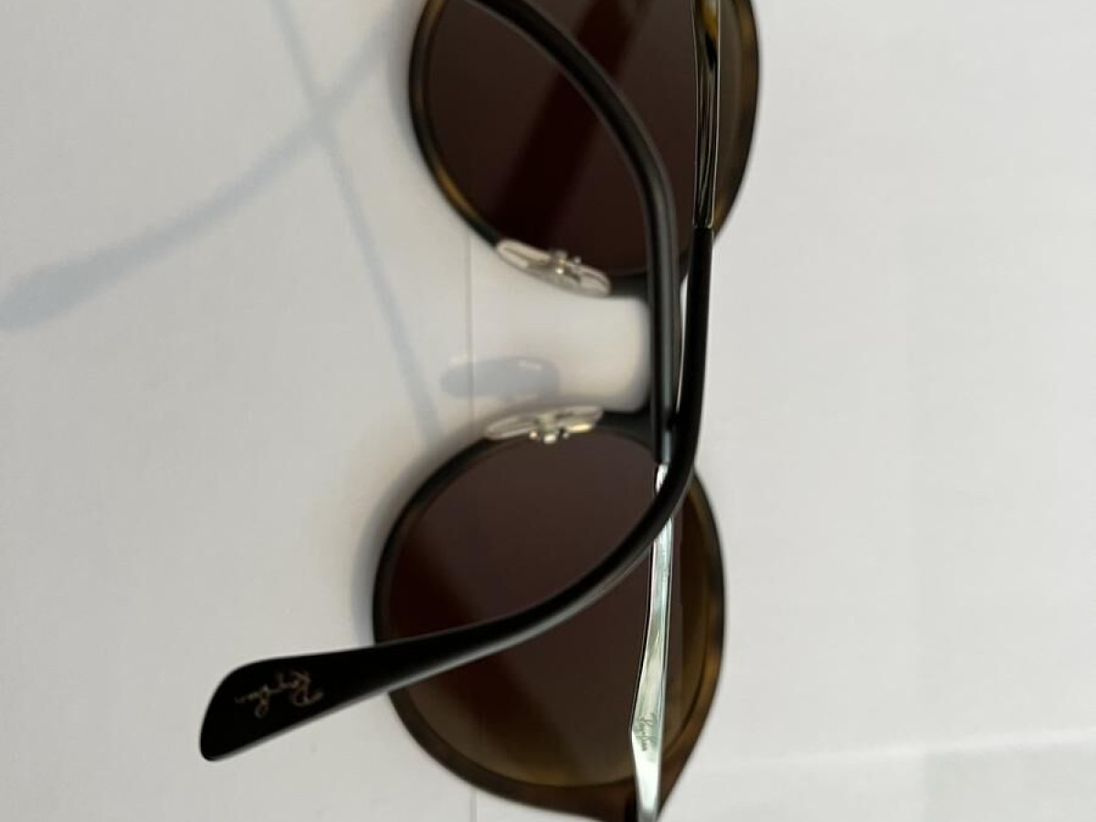Rayban- RB4224