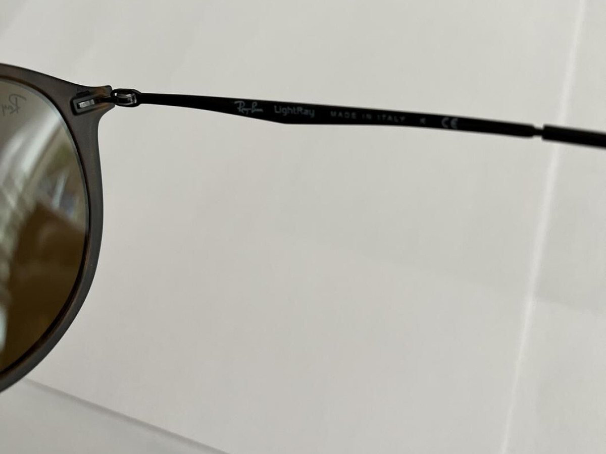 Rayban- RB4224