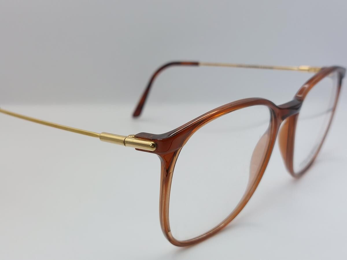 ESSILOR - 255 61 089