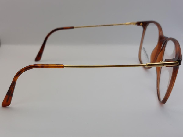 ESSILOR - 255 61 089