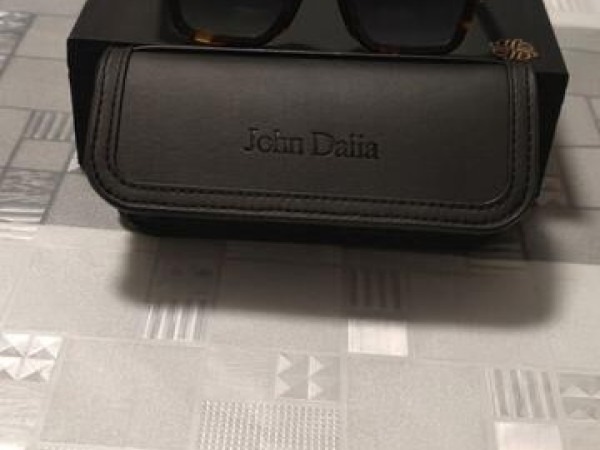 JOHN DALIA - P07-C642
