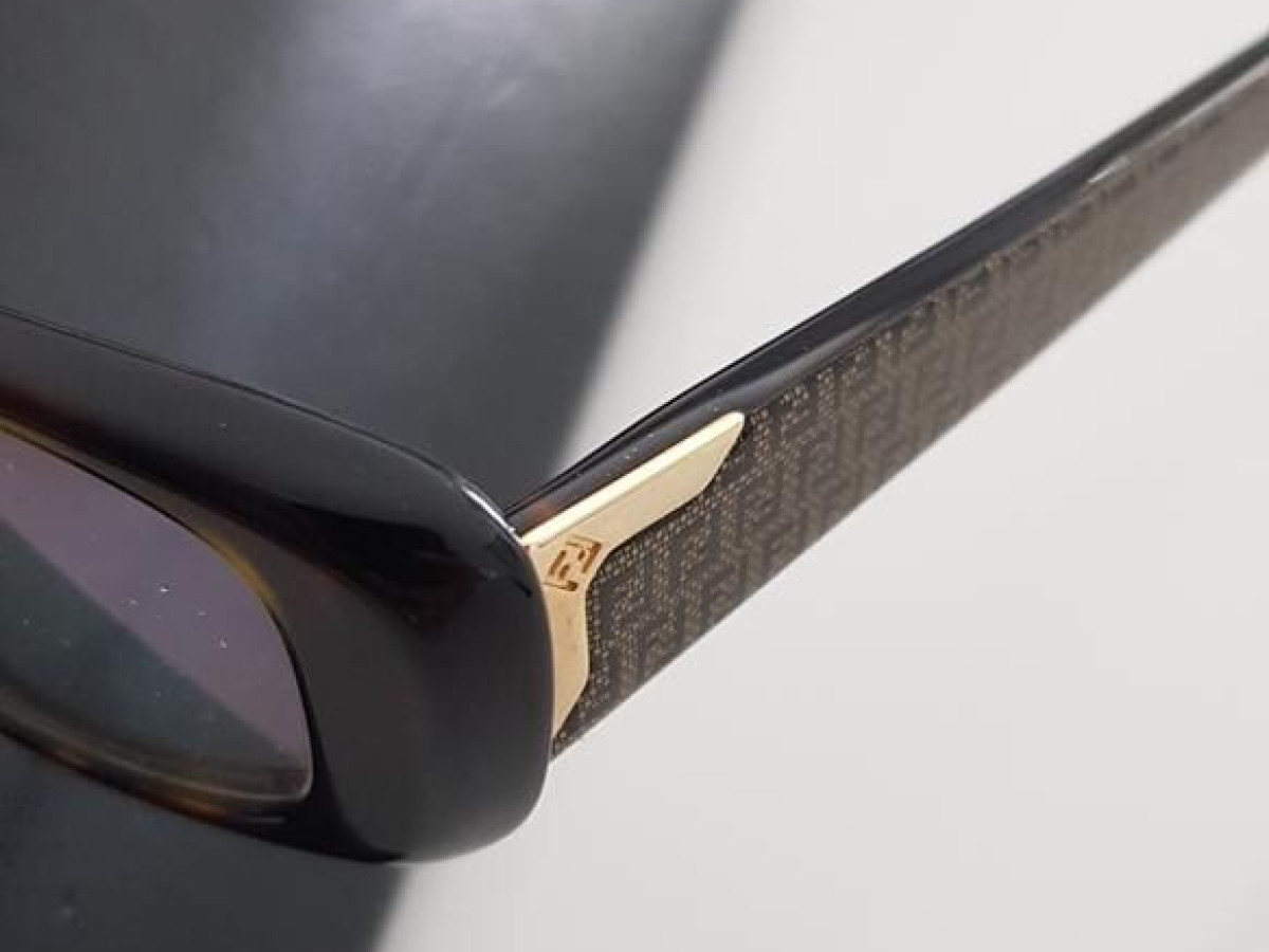 FENDI- F967 49 16 215 135